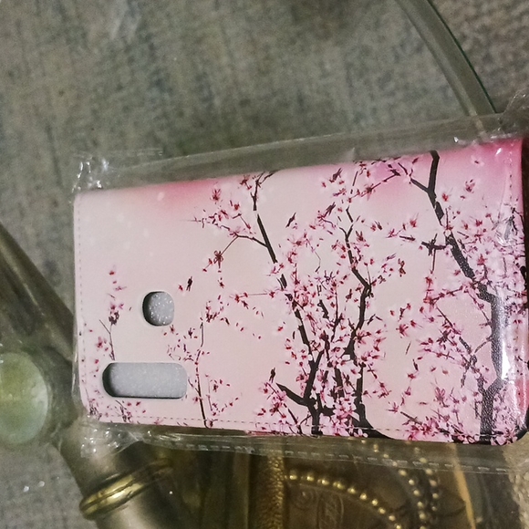 Phone case - Picture 2 of 3